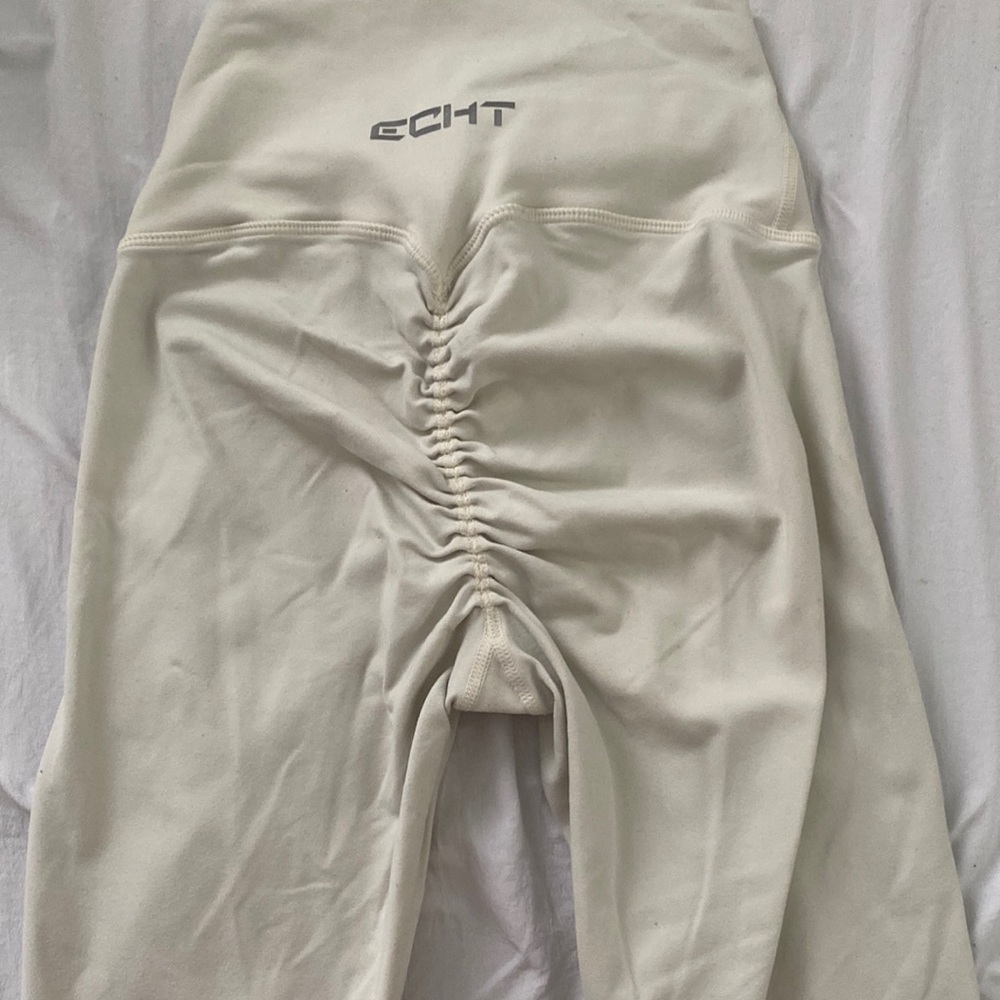 Echt XS crème white leggings booty scrunch